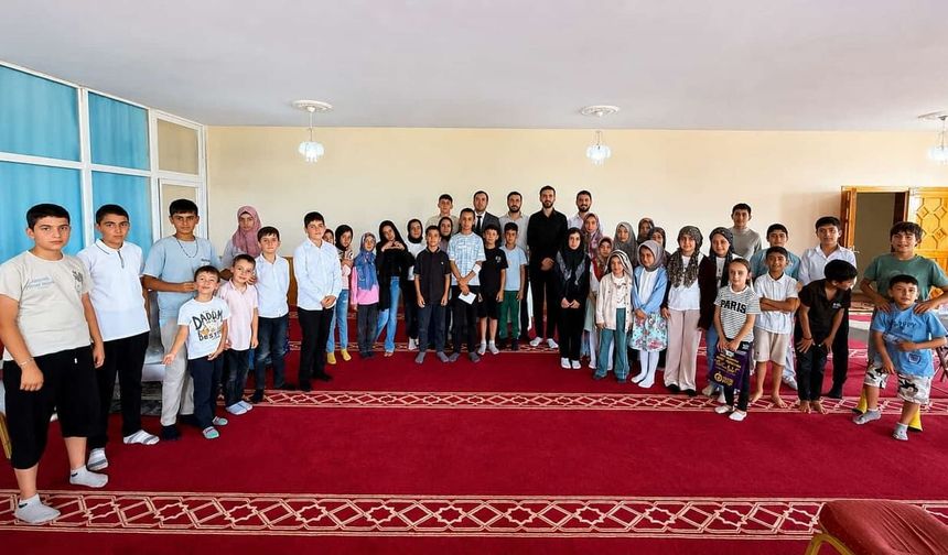 Erciş’te camiler arası bilgi yarışması düzenlendi