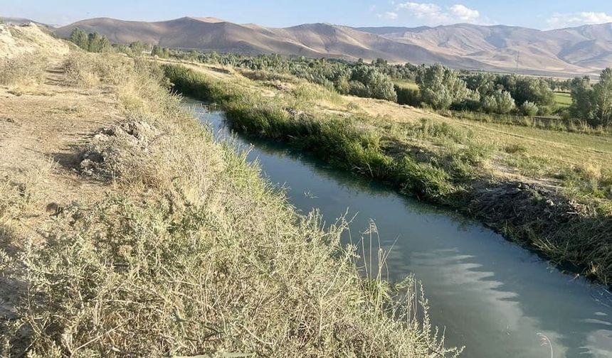 Şamran Kanalı temizlenmeye devam ediyor