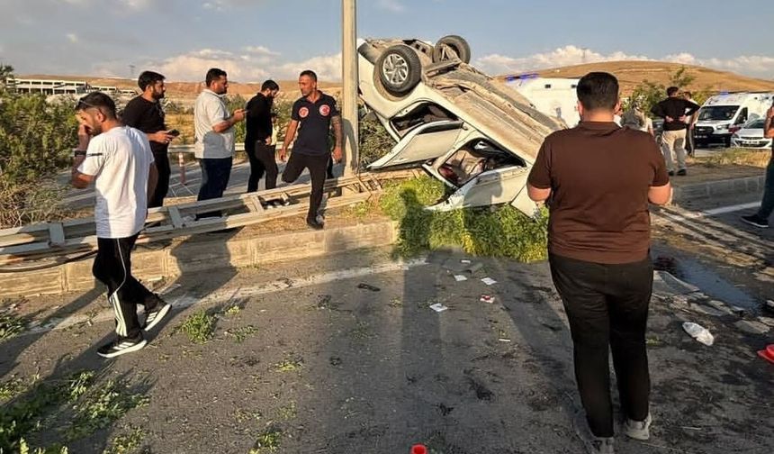 Van-Erciş yolunda feci kaza: 2’si ağır 5 yaralı