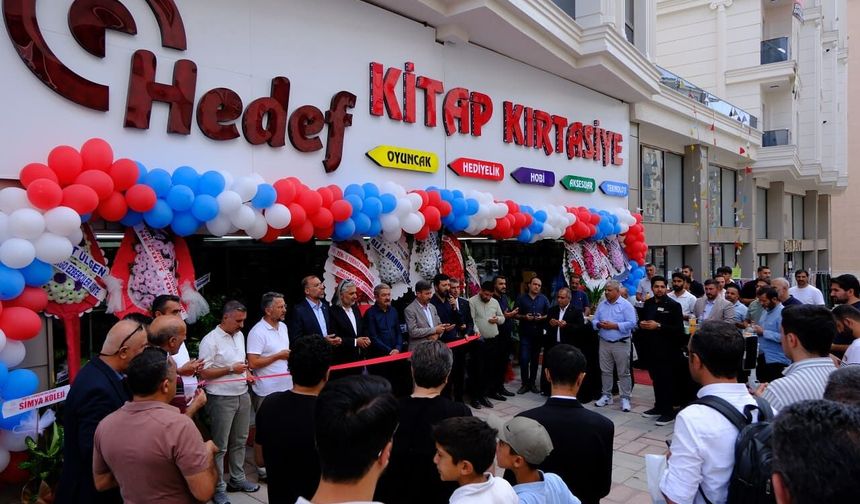 Van Hedef Kitap Kırtasiye yeni adresinde hizmet vermeye başladı