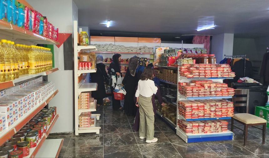 Van'da 280 aileye ayni yardım!