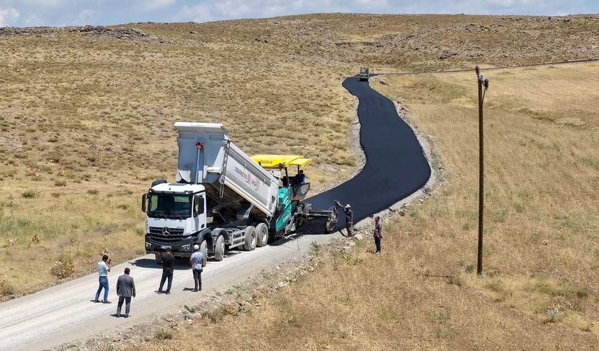 Van’da kırsal mahalleler sıcak asfaltla buluşuyor
