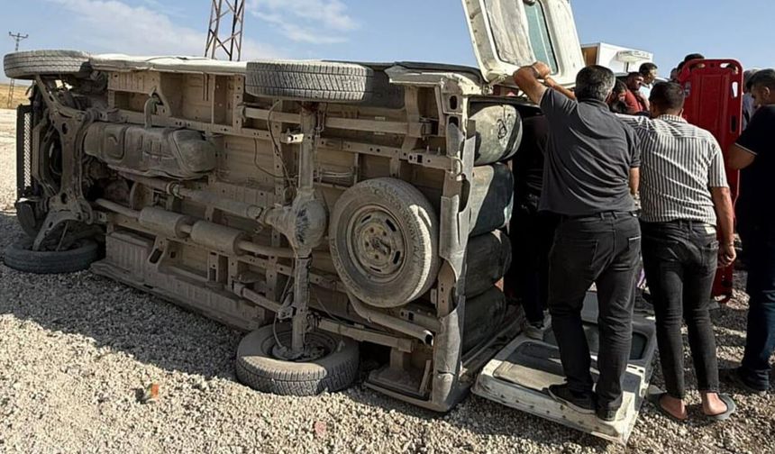 Van’da minibüs takla attı: 1’i ağır 6 kişi yaralandı
