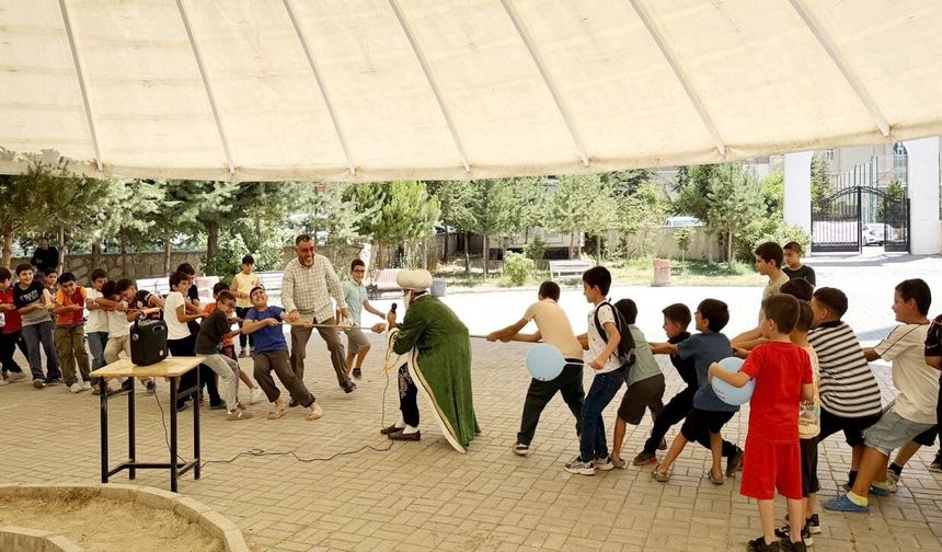 Van’da yaz Kur’an kursu öğrencilerine yönelik etkinlik