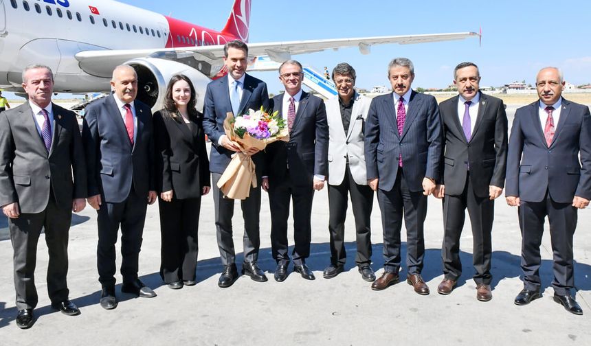 Bakan Bayraktar Van’da karşılandı