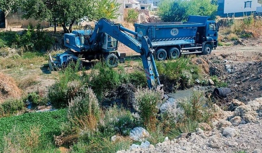 Edremit ve İpekyolu’nda kanal ıslah çalışmaları sürüyor