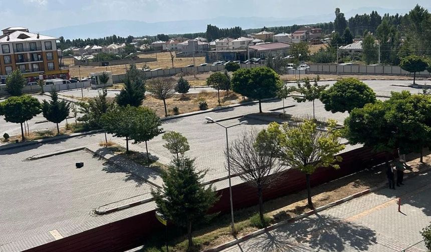 Erciş’te hastane ek binası için ilk kazma vuruldu
