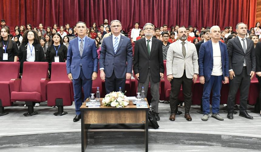 Mehmet Akif Ersoy Van’da anıldı