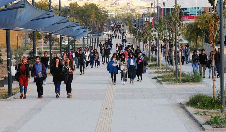 Van YYÜ’den İran’da eğitim gören Türk öğrencilere yatay geçiş ve özel öğrencilik imkânı