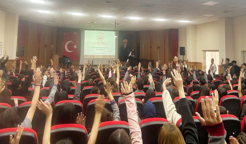 Van’da öğrencilere bilinçli medya kullanımı semineri