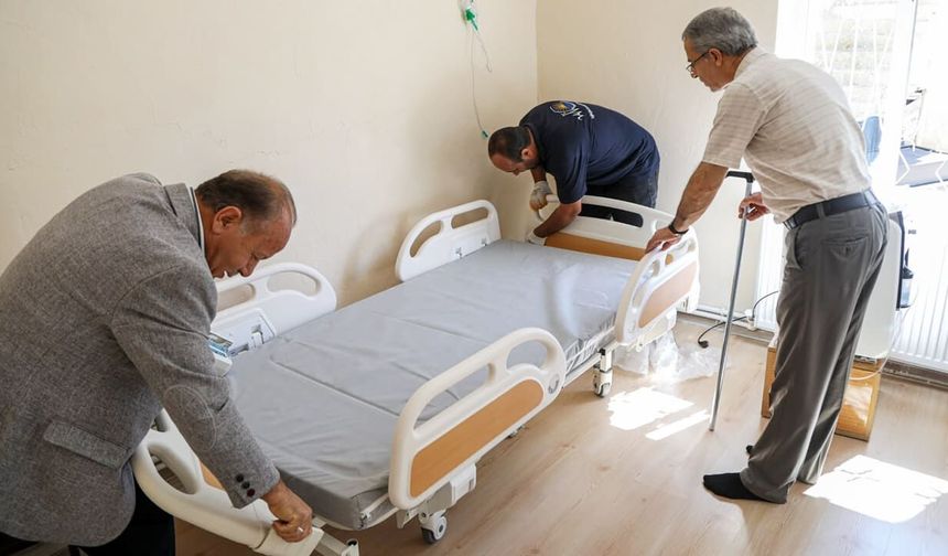 Van’da yatağa bağımlı vatandaşlara hasta yatağı desteği
