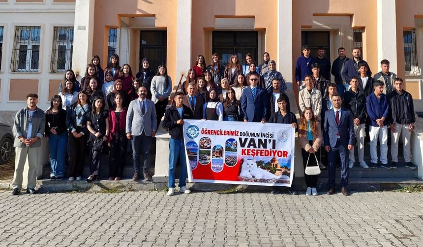 Çaldıranlı öğrenciler Van’ı keşfetmeye devam ediyor