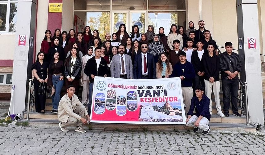 Çaldıranlı öğrenciler Van’ı keşfetti! İlk durak Van YYÜ oldu