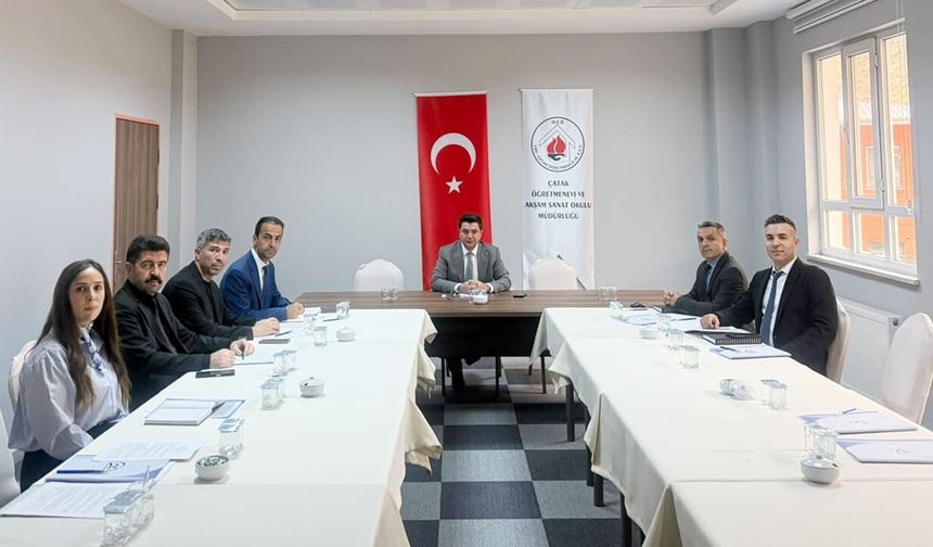 Çatak’ta Halk Eğitimi Merkezi ve ADEM’in işleyişi değerlendirildi