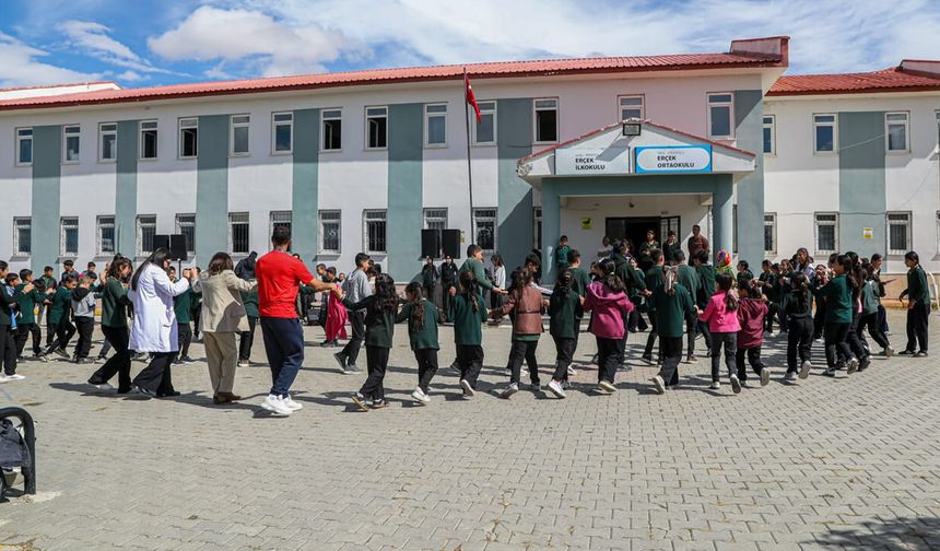 Erçekli öğrenciler konservatuvar etkinliğinde eğlendi