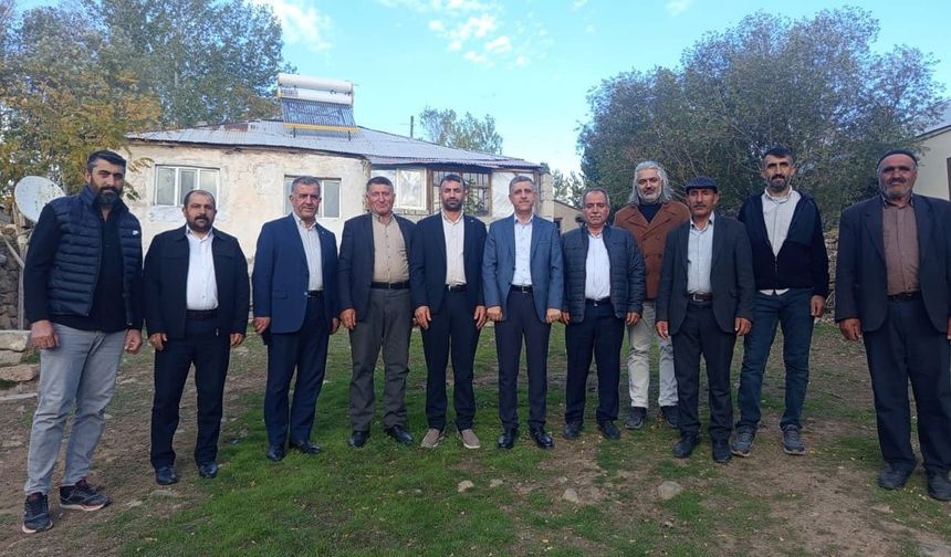 HÜDA PAR Muradiye’de esnaf ve vatandaşları ziyaret etti