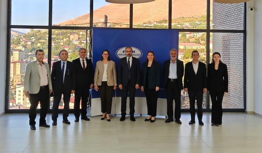 Rektör Şevli, Özel Eren Fen ve Teknoloji Lisesini Ziyaret Etti