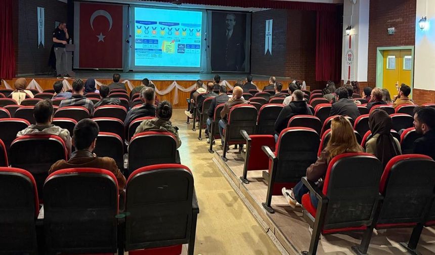 Tuşba’da TÜBİTAK ve TEKNOFEST bilgilendirme toplantısı düzenlendi