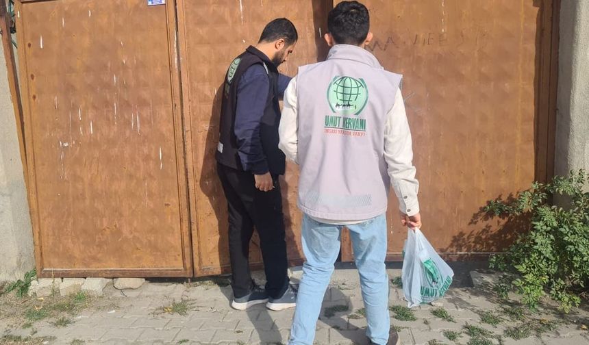 Umut Kervanı’ndan Muradiye’de kırmızı et yardımı!