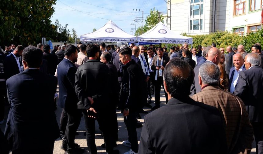 Van TSO seçimlerine yoğun ilgi: Okul çevresinde üst düzey güvenlik önlemleri!
