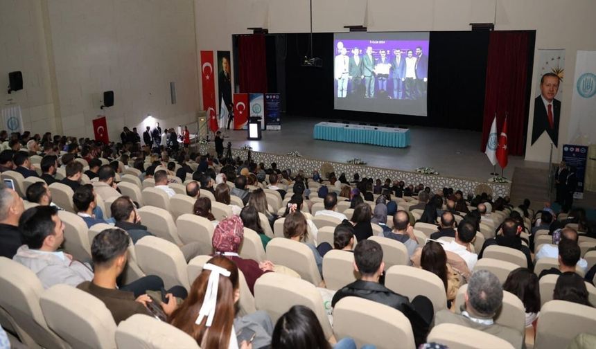 Van YYÜ, 5. TRB2 Uluslararası Eğitim Bilimleri Kongresi’nde katılım sağladı