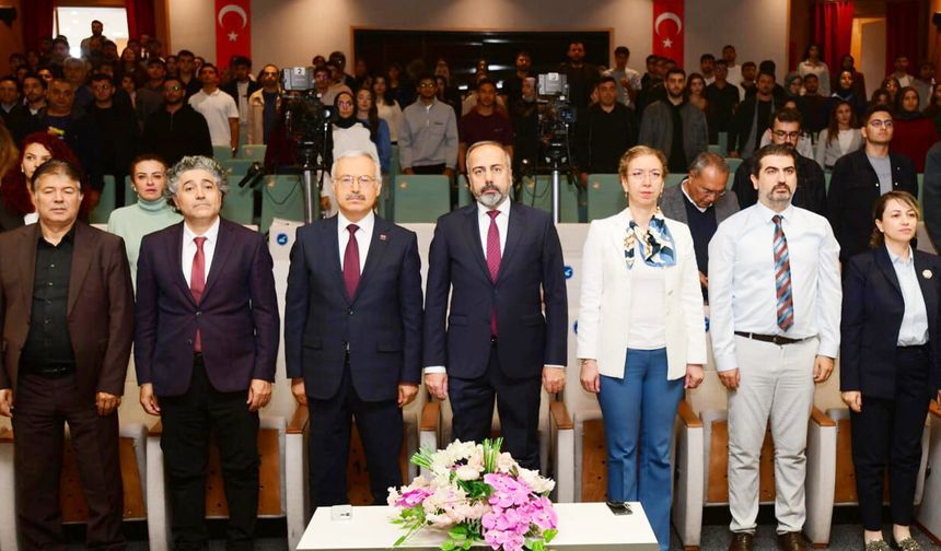 Van YYÜ’de İklim Değişikliği ve Çevre Kirliliği Konferansı düzenlendi