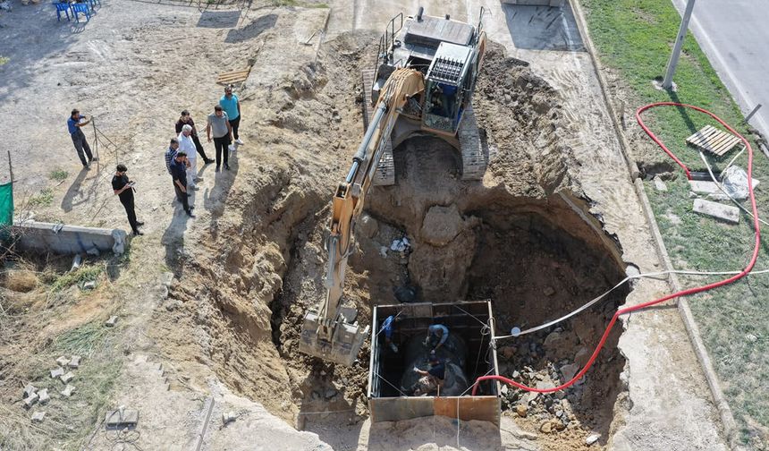 Van’da 1500’lük ana su hattındaki arızalar giderildi
