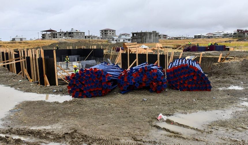 Van’da ihtiyaç sahiplerine konut yapılıyor