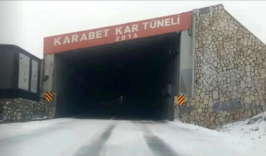 Van’da mevsimin ilk karı Karabet Geçidi’nde yağdı