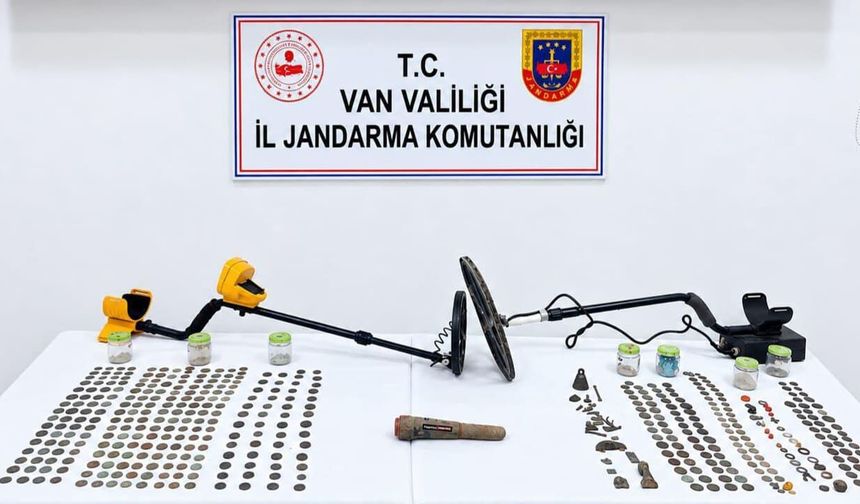 Van’da tarihi eser kaçakçılığı operasyonu: 529 Roma sikkesi ele geçirildi