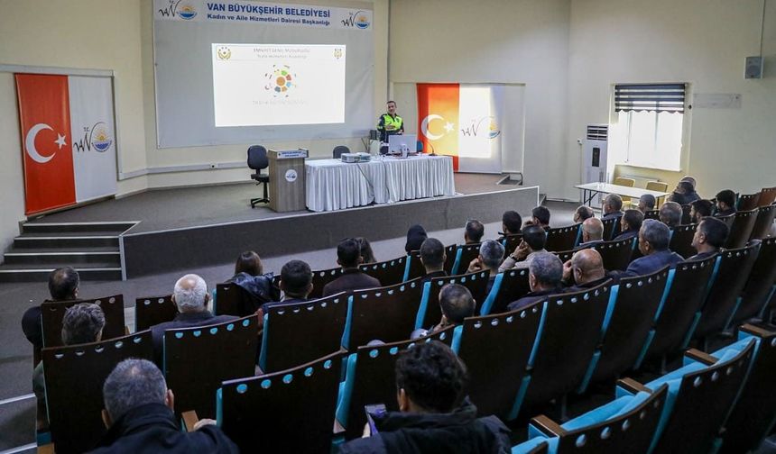 Van’da toplu taşıma şoförlerine trafik ve öfke kontrolü eğitimi