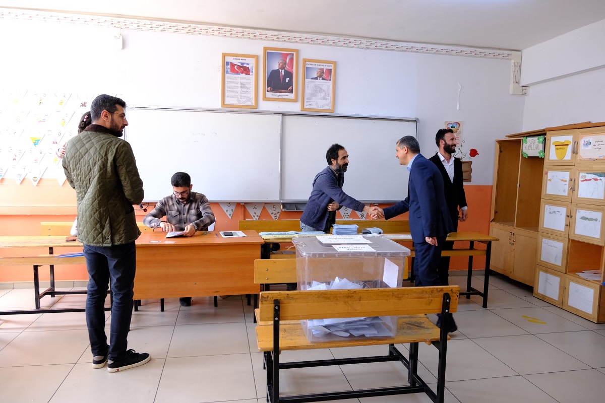 Mehmet Mehdi Oğuz Oy Kullanma Van Seçim (3)