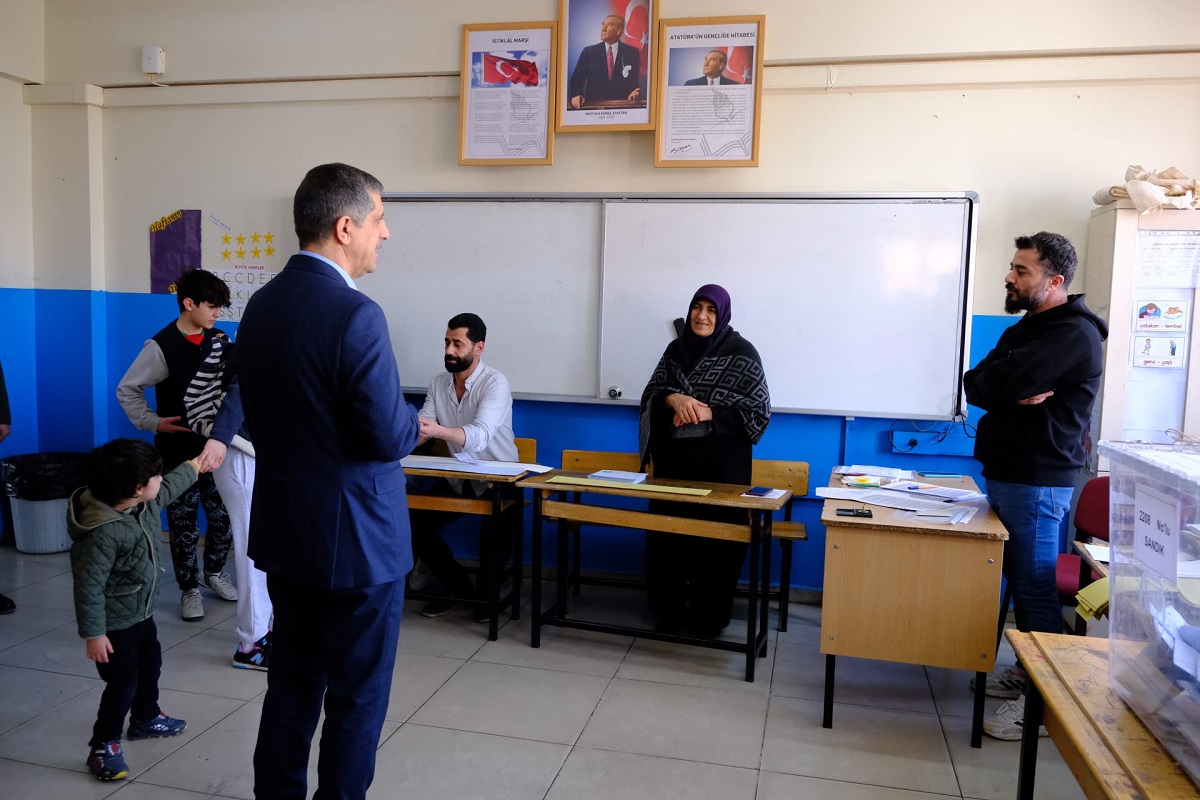 Mehmet Mehdi Oğuz Oy Kullanma Van Seçim (7)