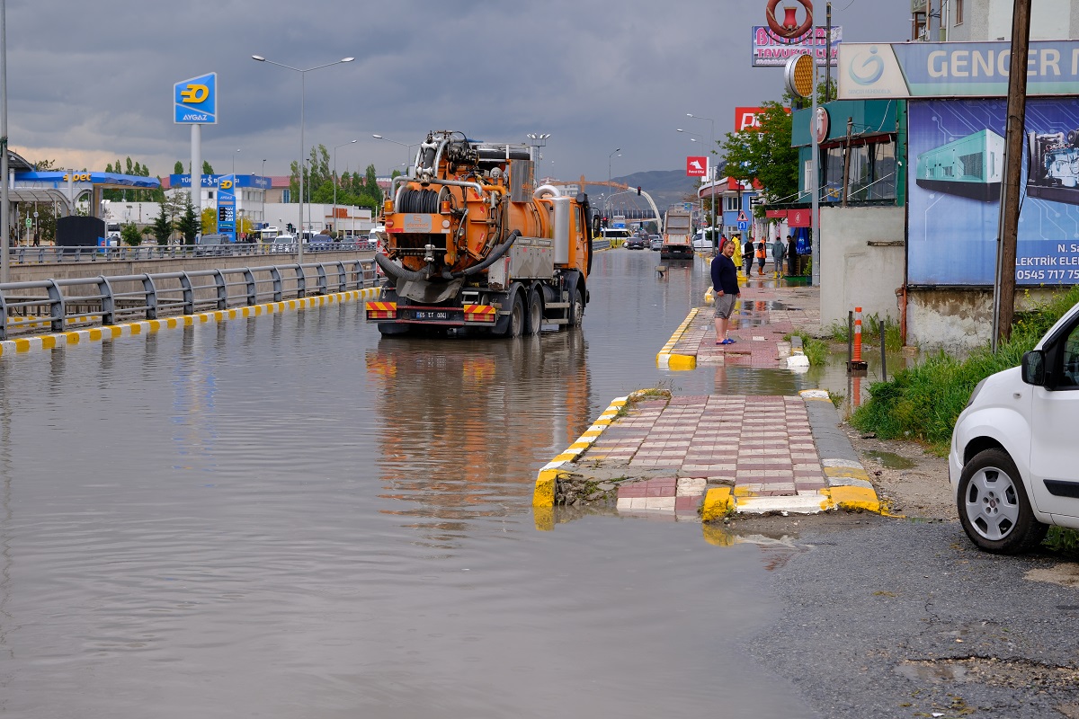 Ipekyolu Caddesi Su Baskınları (4)