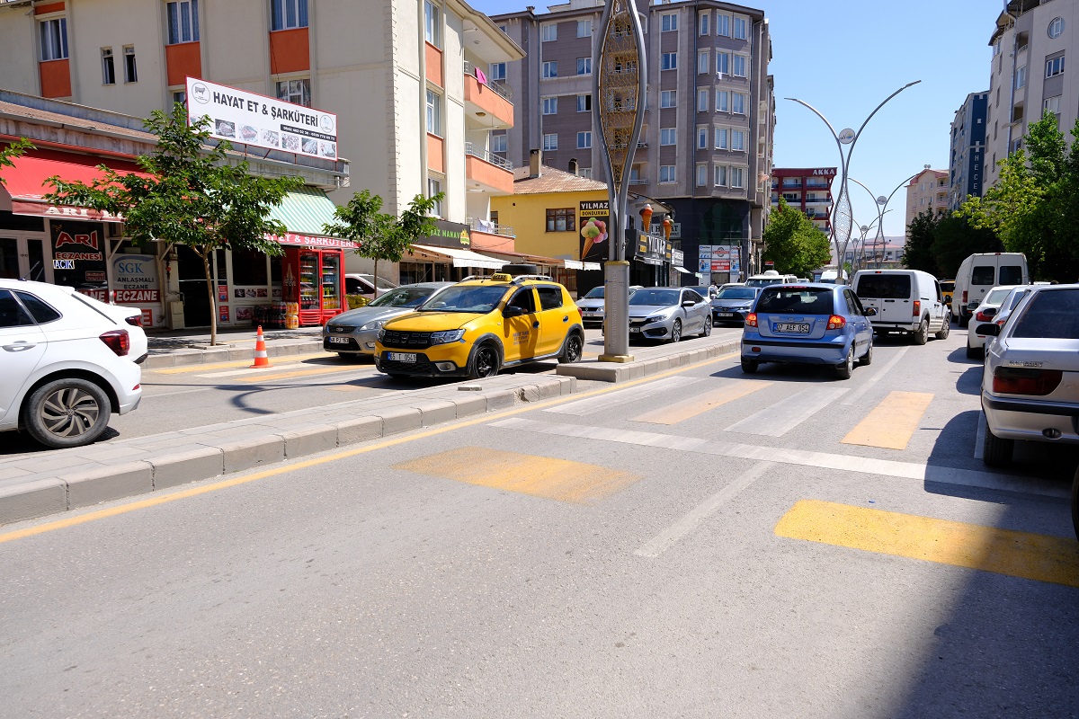 Van Kürtçe Uyarı Yazıları Silindi (5)