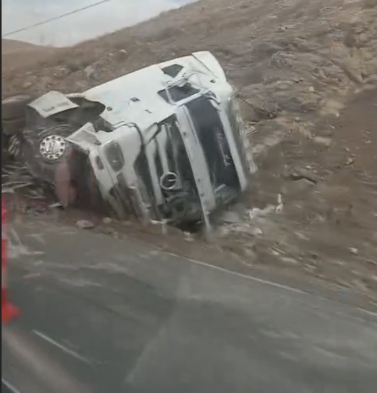 Van Hakkari Trafik Kazası Tır Çarpışma (1)