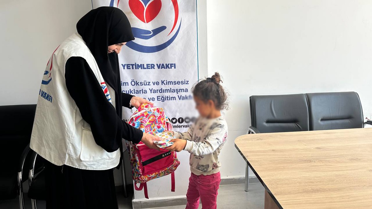 Van Yetim Çocuklara Kırtasiye Yardımı (1)