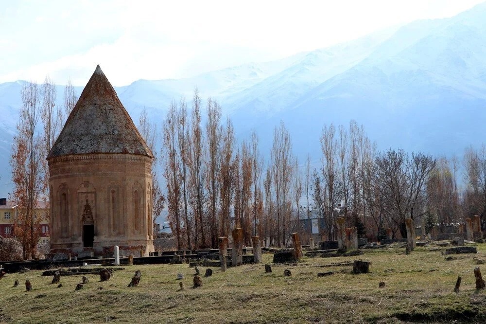 Halime Hatun Kümbeti Van (1)