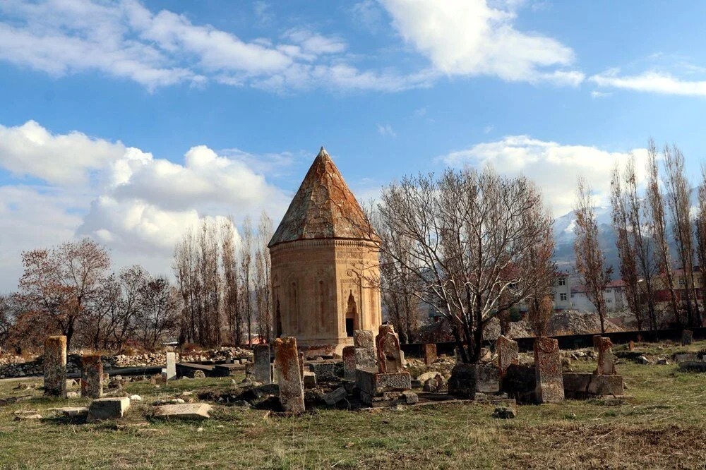 Halime Hatun Kümbeti Van (2)