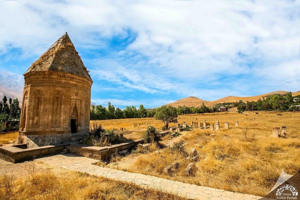 Halime Hatun Kümbeti Van (4)