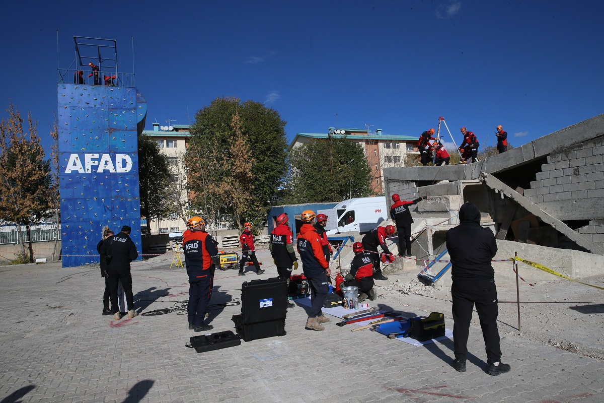 Van Deprem Tatbikatı Afad (1)