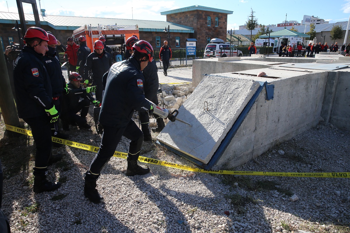 Van Deprem Tatbikatı Afad (3)