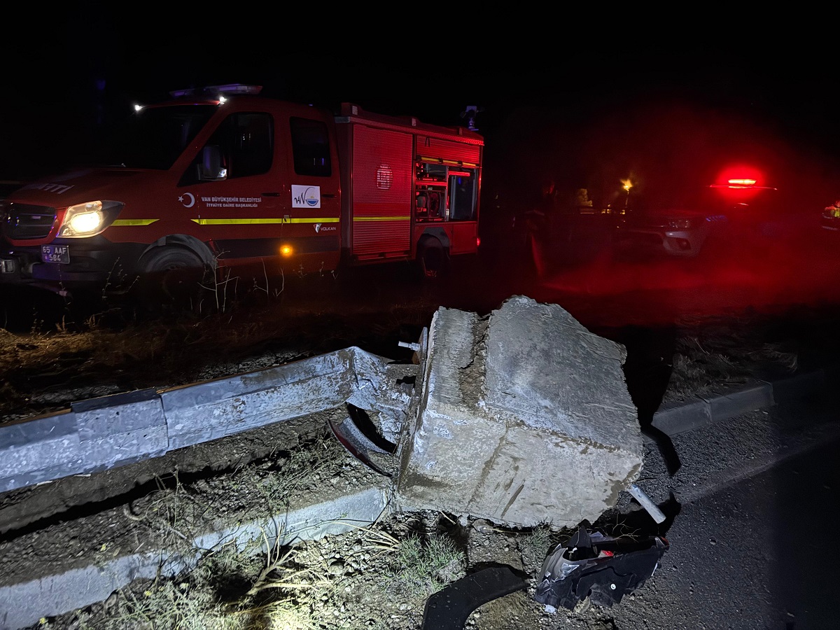 Van Erciş Trafik Kazası Yaralılar Var (4)