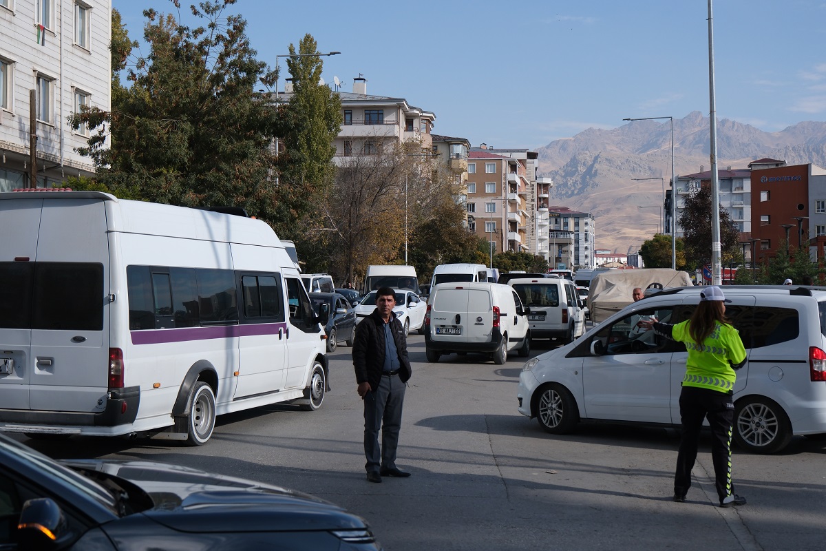 Van Trafik Kaosa Dönüştü (6)