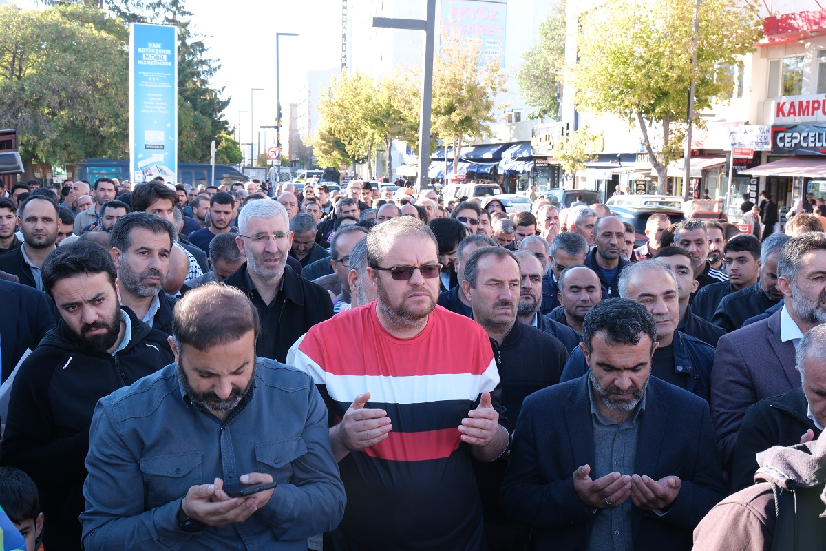 Yahya Sinvar Gıyabi Cenaze Namazı (8)