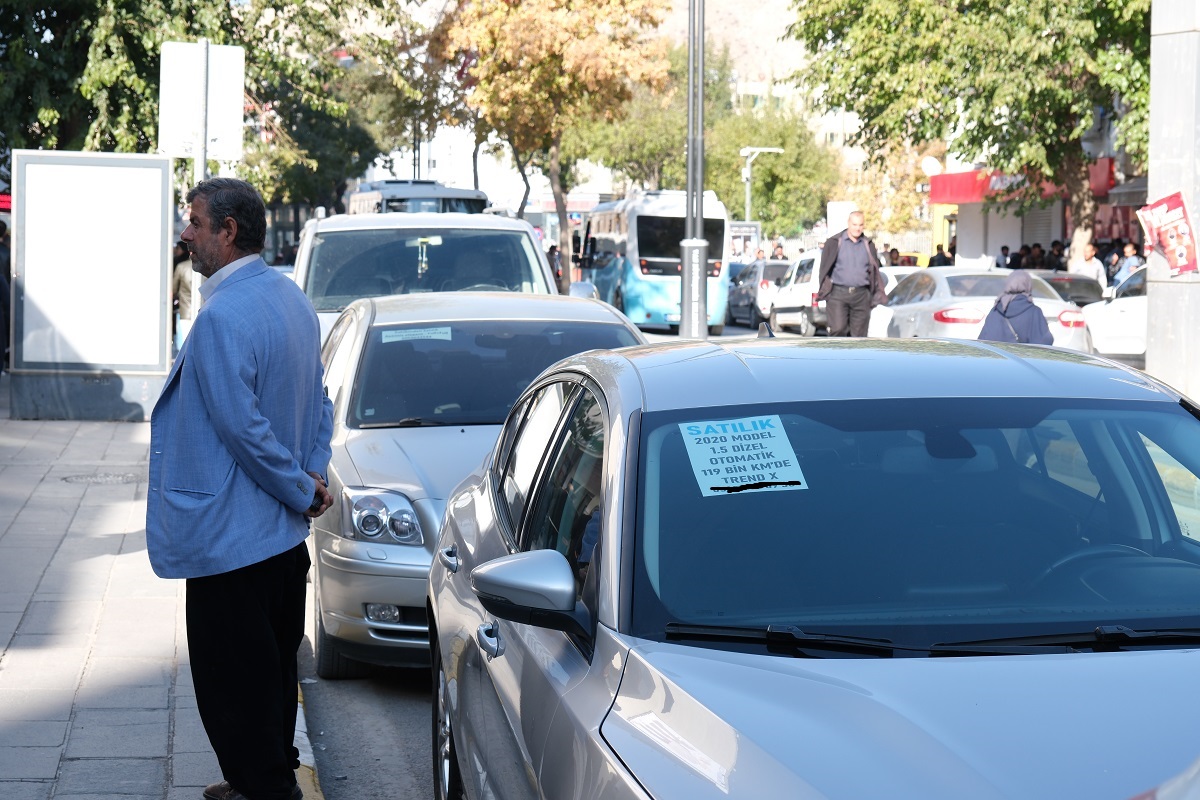 Van Park Sorunu Açık Oto Pazarına Döndü (4)