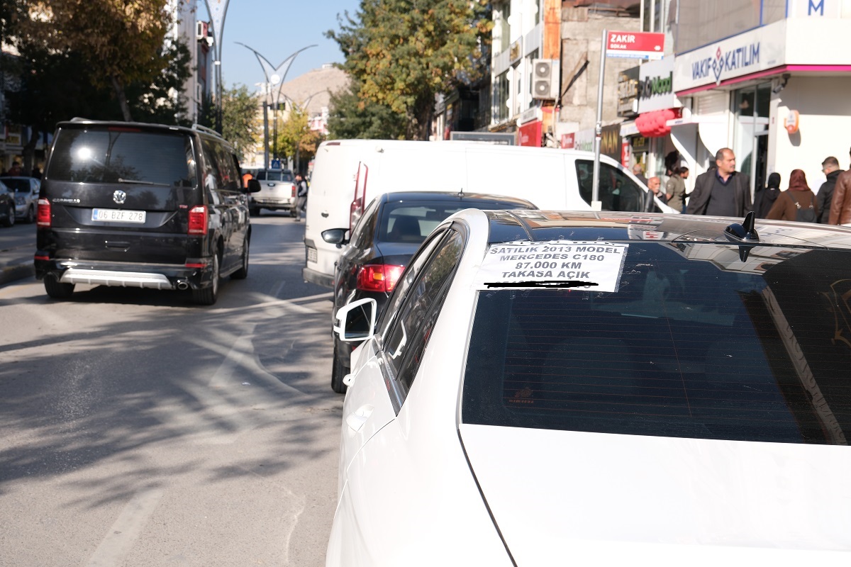 Van Park Sorunu Açık Oto Pazarına Döndü (8)