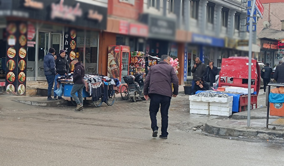 Van Beşyol Meydani Açik Pazar Alanina Döndü (3)