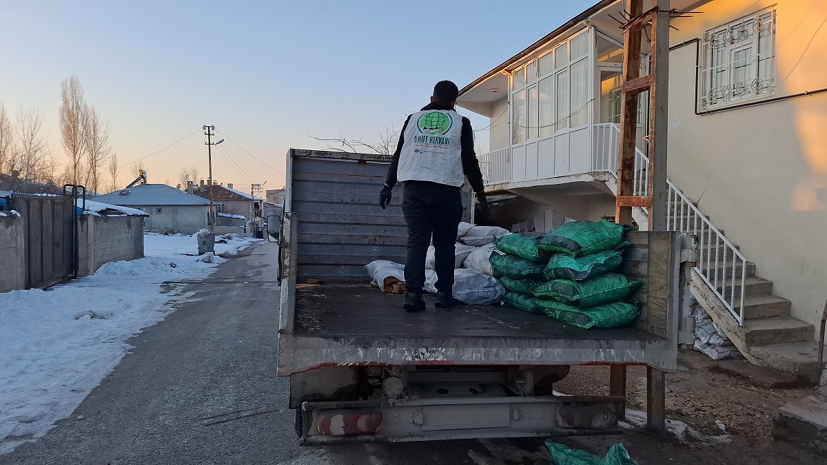 Van Umut Kervanı Yakacak Yardımı (3)