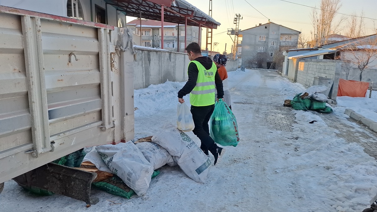 Van Umut Kervanı Yakacak Yardımı (5)